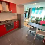 Green Apartment 214 With Private Parking