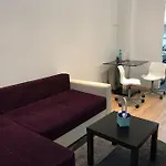 Celiza42 Room To Rent