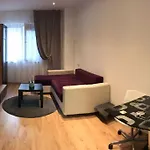 Celiza42 Room To Rent