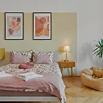 Ultracentral Dreamland Apartment 3 Bdrm