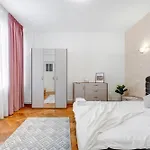 2 Bedroom Apartment - Romanian Athenaeum