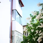 Central Old Town Oasis - Ap 8