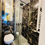 Metropole Apartments Central City