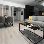 Luca - Luxury Park-View Apt With Balcony & Parking