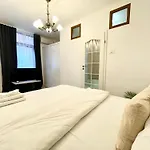 Point 0 Apartment