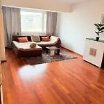Mona\'S Studio 6