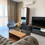 Onix Park Complex Elegant Apartment With Parking & Self Check In
