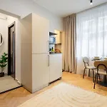 Old Town - Carada 5 - Urbannest Bucharest