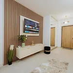 Mara Studio Hills