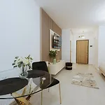 Mara Studio Hills