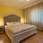 Apartment Palace Of Parliament