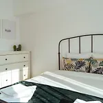 Central Modern Design Apartment