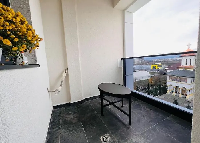 Stylish Urban Studio, Sky Garden