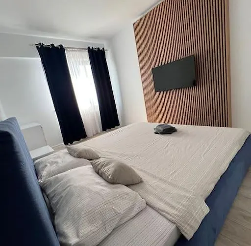 Lake View Aparthotel