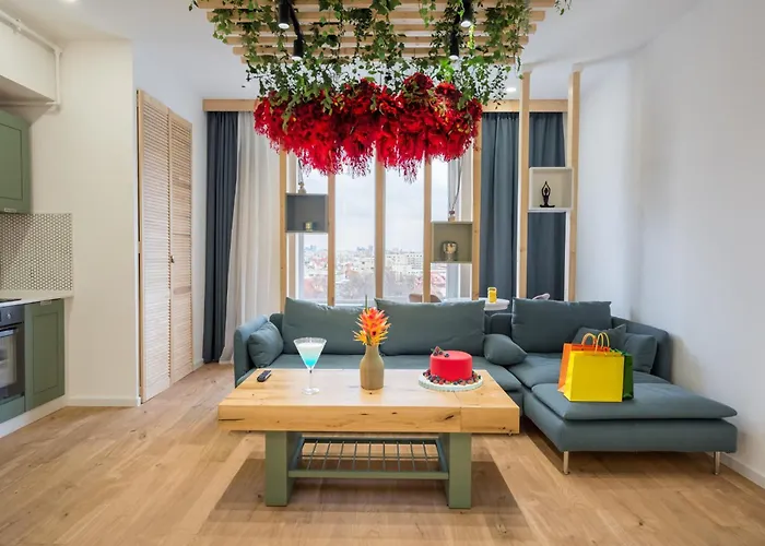 Jungle Escape - Luxe 1-Br Haven In Bucharest