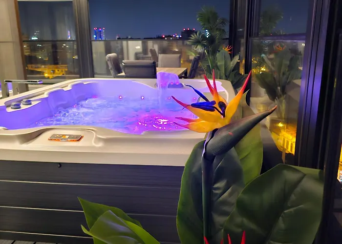 Crown Penthouse - Luxurious, Spa & Vista