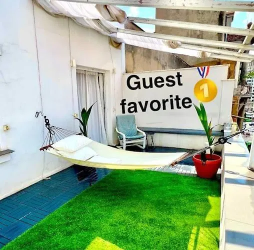 Unique & Special With Terrace In The Center
