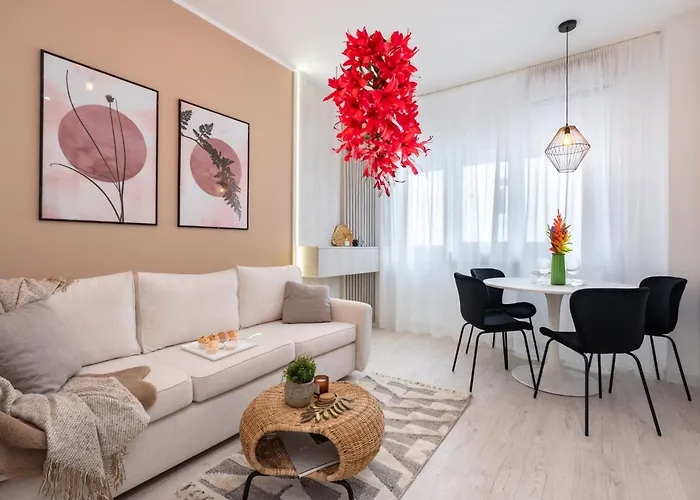 Elegant City Escape With Balcony Calea Victoriei