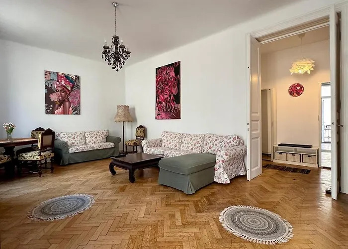 Ultra Central Villa Apartment