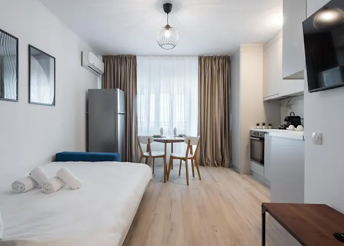 High-End Studio With Panoramic View, Parking & Pool