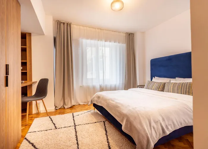 Central 3Br, 2 Bath - Ideal For Families Groups