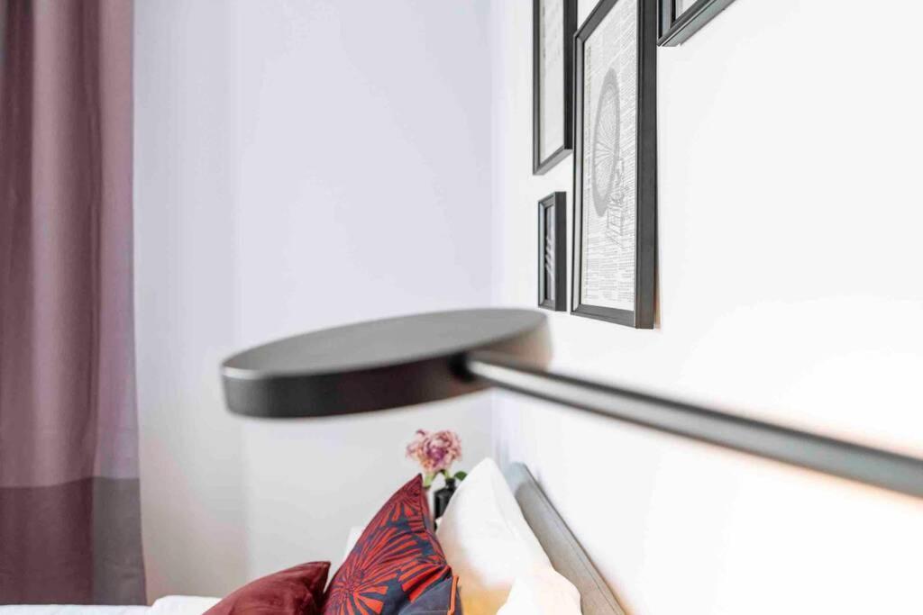 Beautiful - Location - Netflix Apartment *