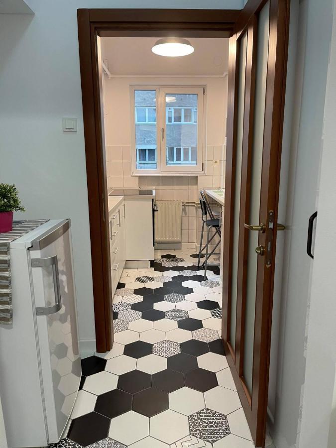 Interbellic Flat * Bucareste