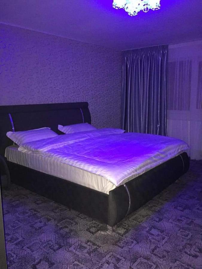 Bed & Breakfast Ely's Mansion-24h Check-in Bucharest