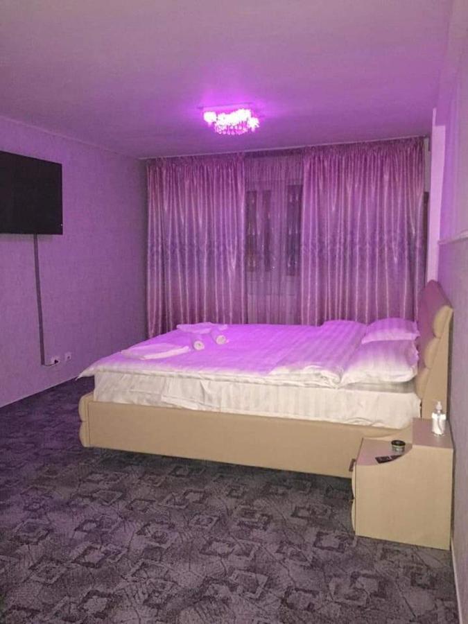 Ely's Mansion-24h Check-in Bed & Breakfast