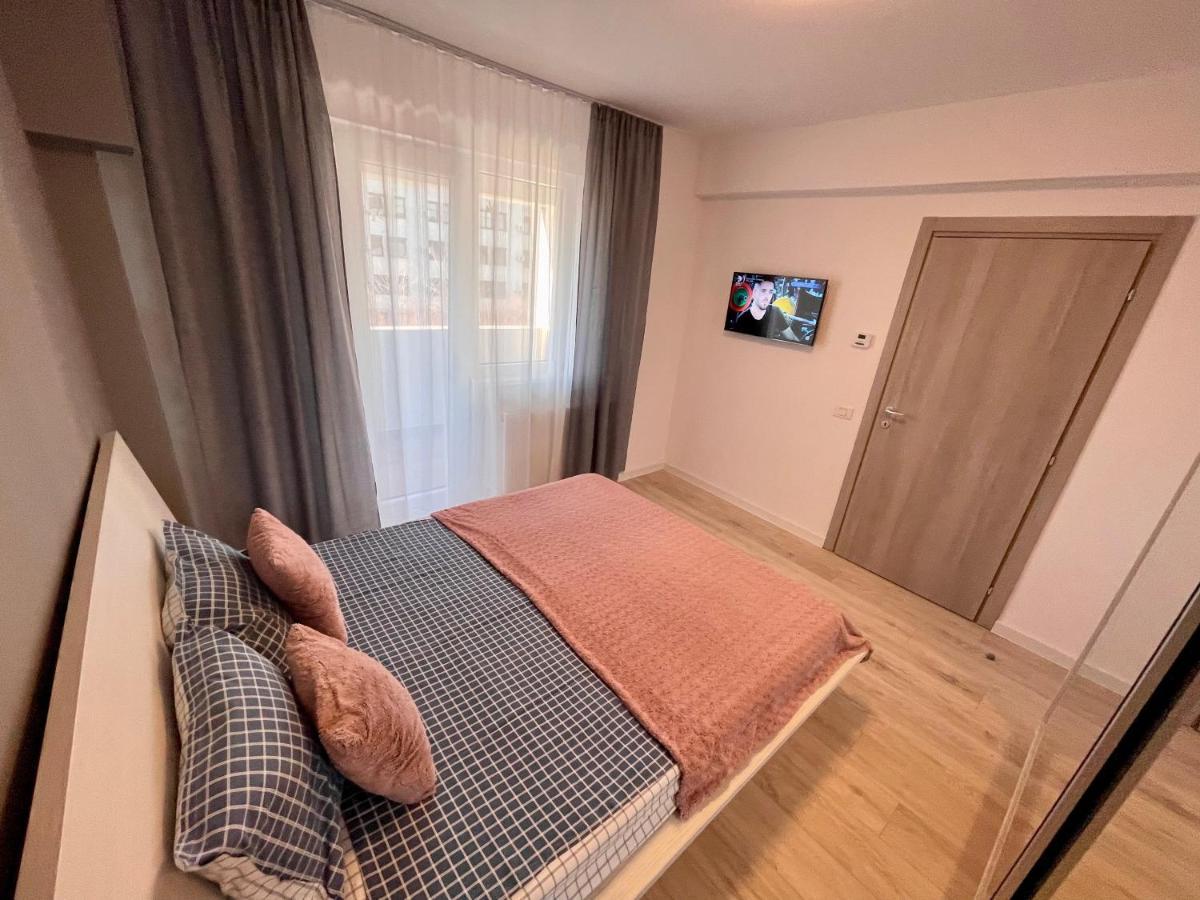 Mega Rossa Apartment