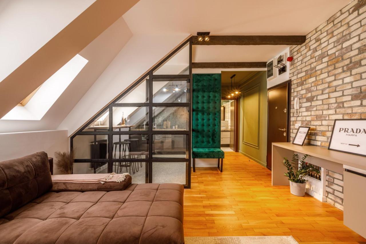Urban Oasis With Parking Apartment Bucharest