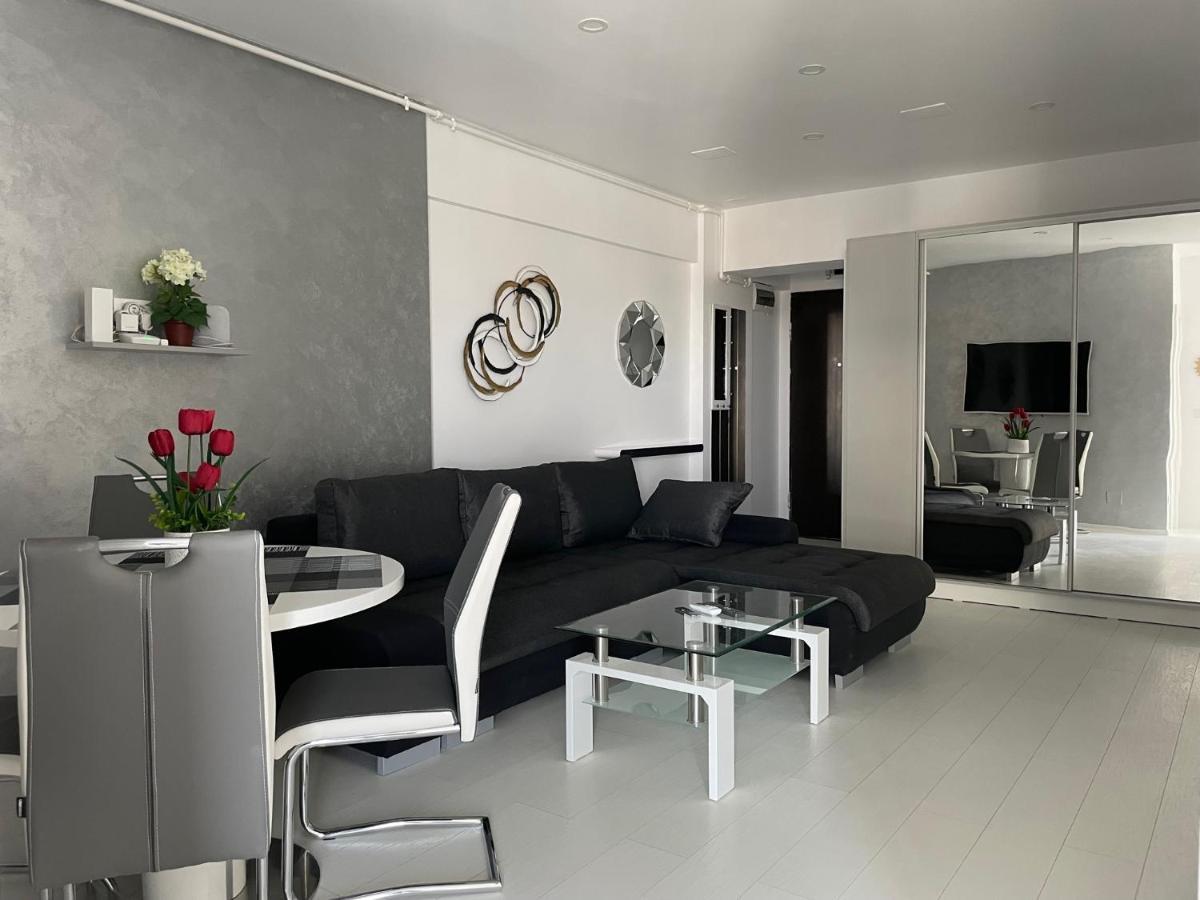 Luxury Westpark 2-room Lakeview W5 Apartament Bucureşti