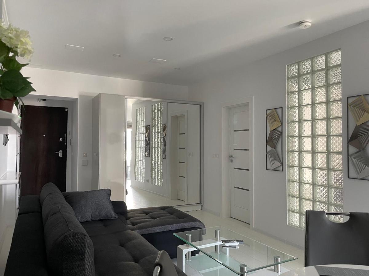Luxury Westpark 2-room Lakeview W5 Bucureşti