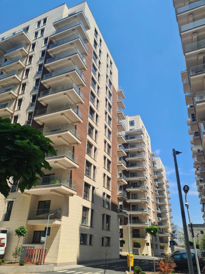 Apartment Apartament Moghioros Park Dum1