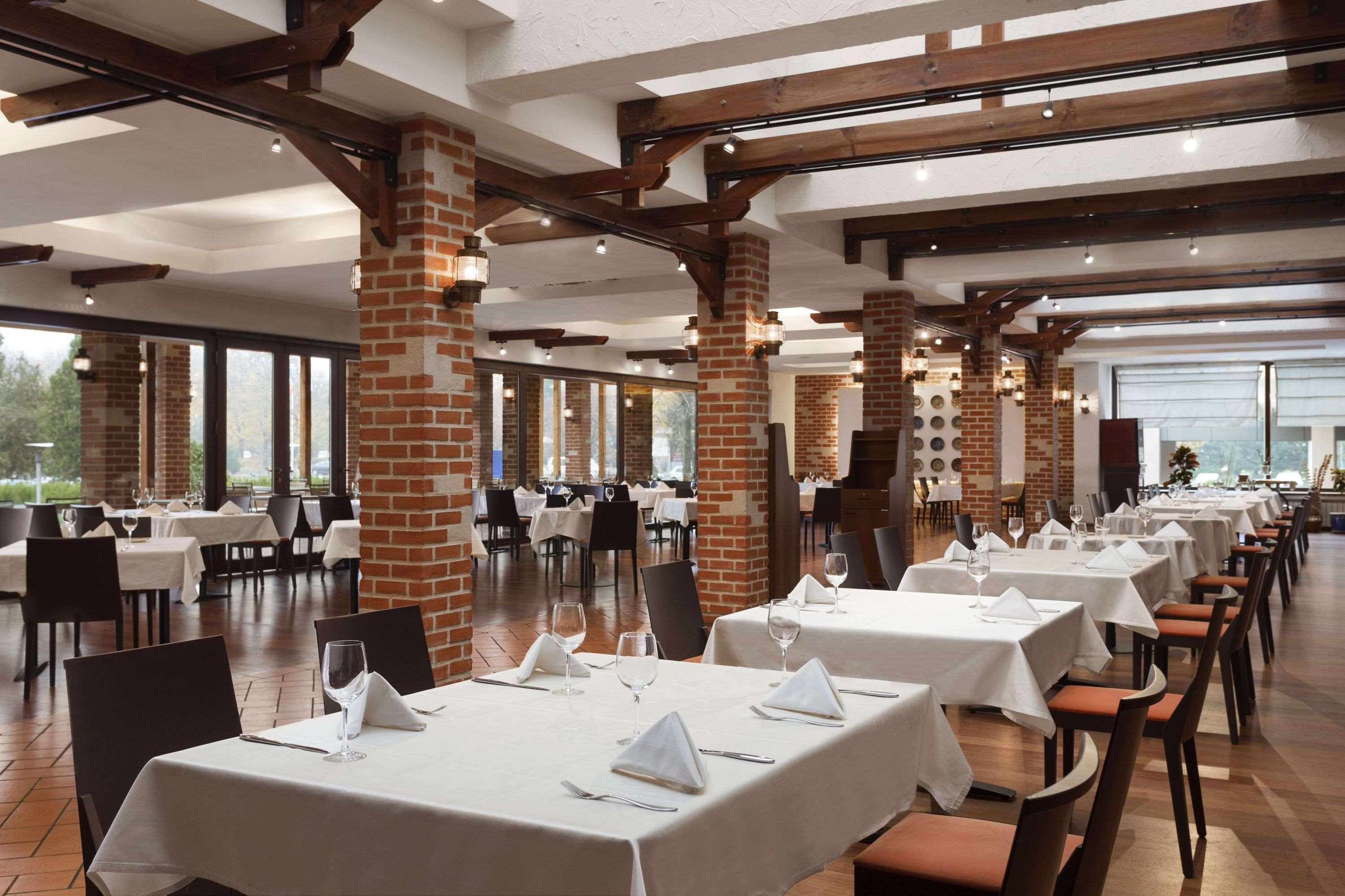 Hotel Ramada By Wyndham Parc