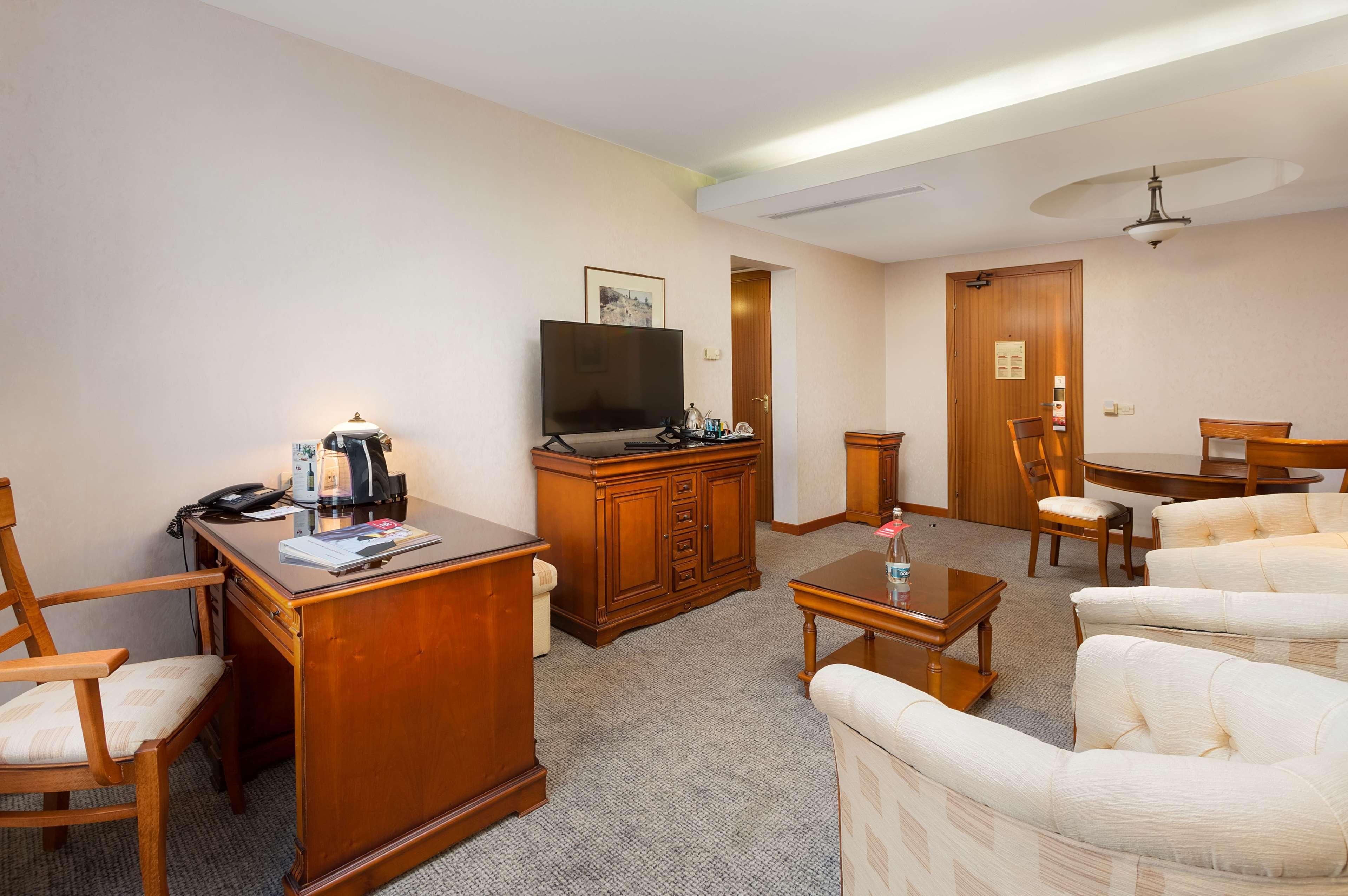 Ramada By Wyndham Parc