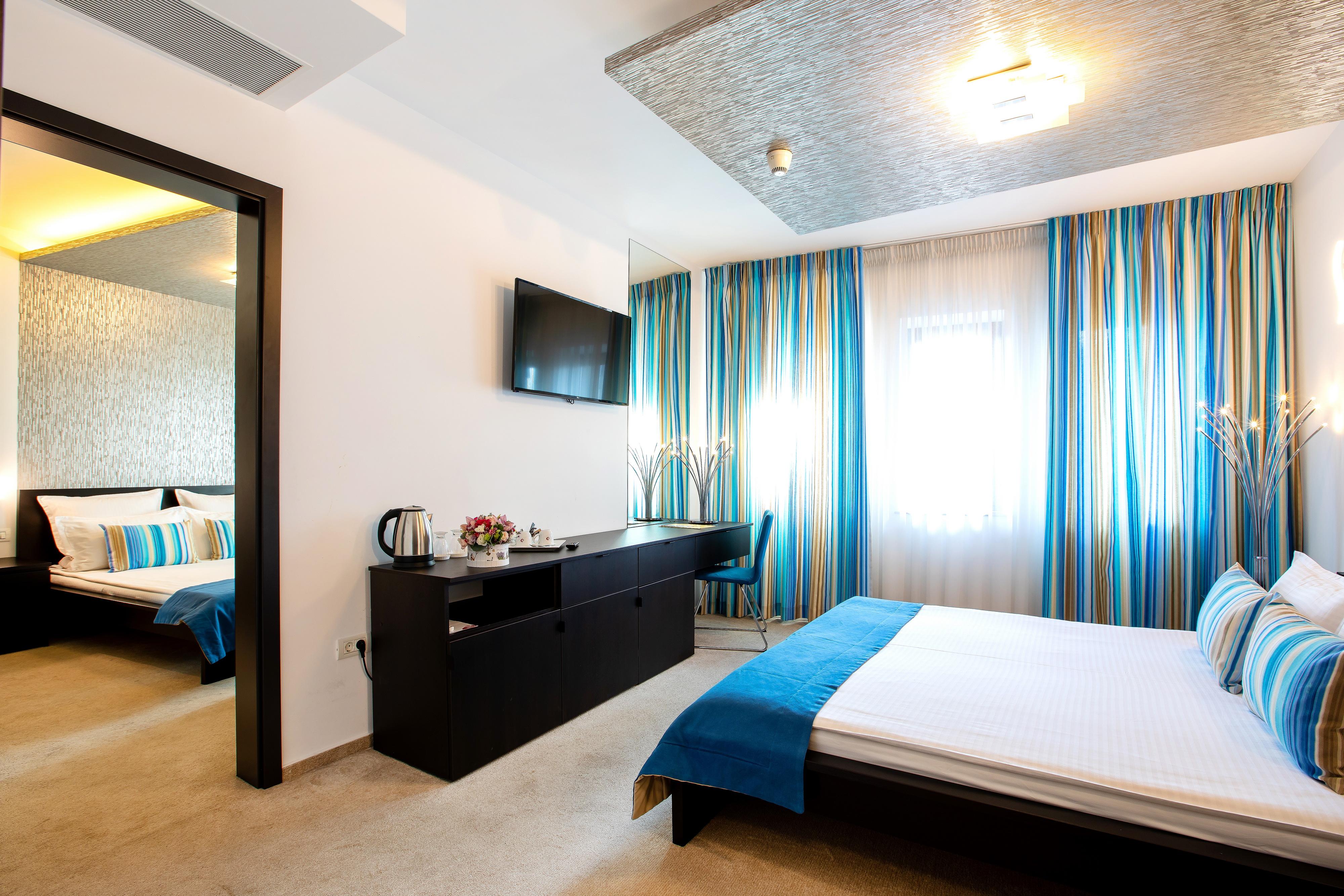 Duke Romana Center 3*