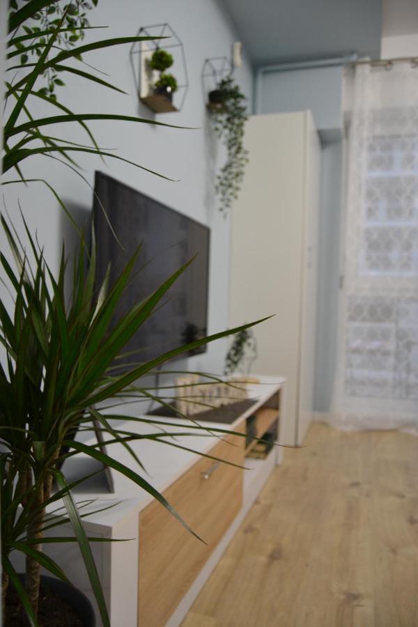Sunshine - New & Quiet 1br Apt, Business Area, Close To Airport, Highway A3, Subway Bucareste