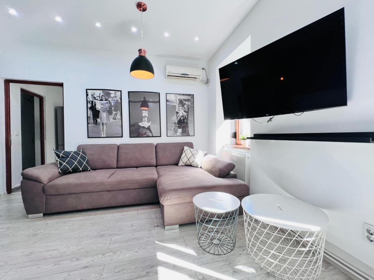 Apartament Historical 1r Near Square *
