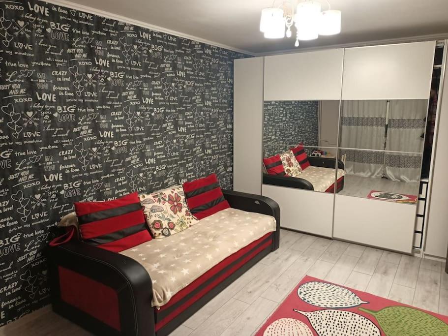 Private Near 3 Min Metrou Crangasi, 40 M2 Apartament