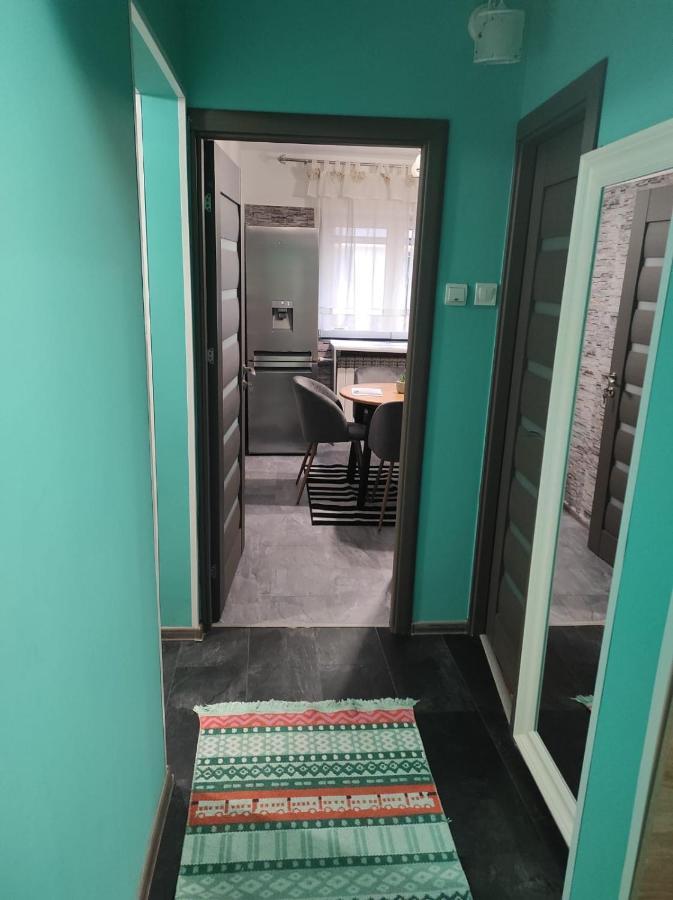 Private Near 3 Min Metrou Crangasi, 40 M2 Bucureşti