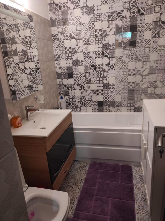 Private Near 3 Min Metrou Crangasi, 40 M2 *