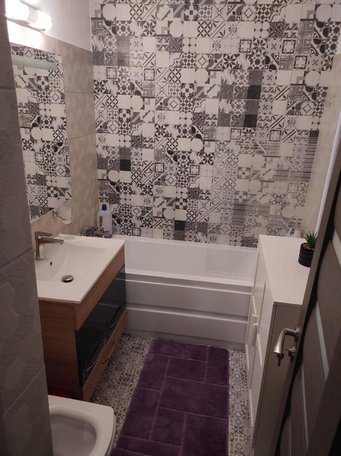 Private Near 3 Min Metrou Crangasi, 40 M2
