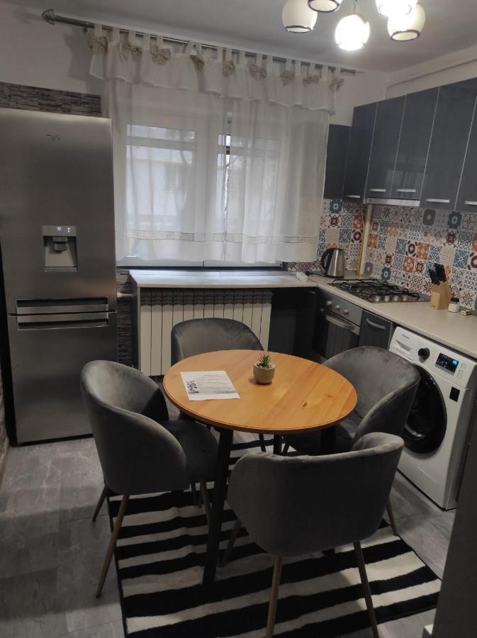 Private Near 3 Min Metrou Crangasi, 40 M2