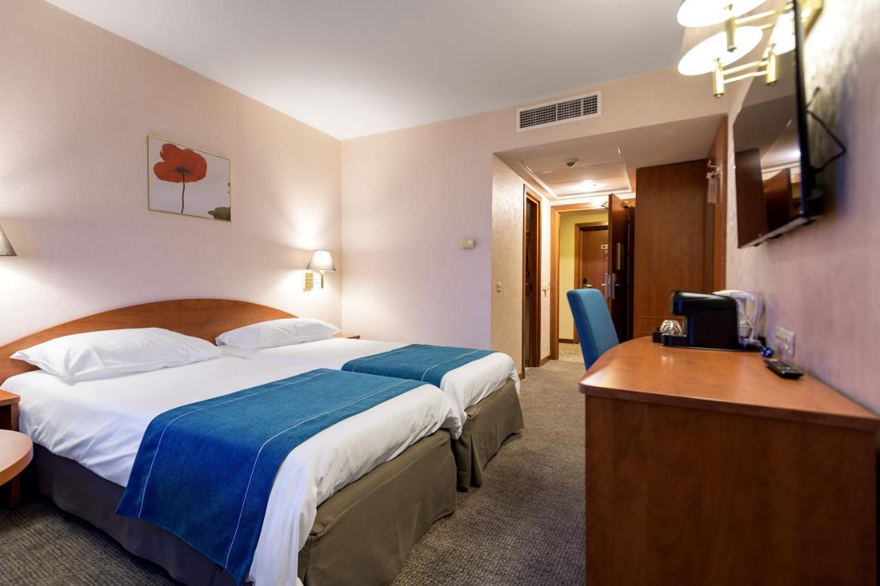 Hotel Ramada By Wyndham Parc