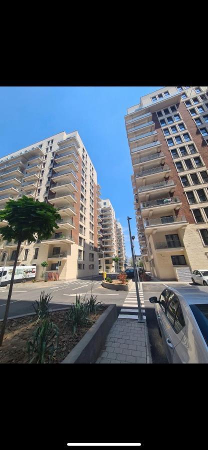 Apartment Moghioros Park Dum4 *