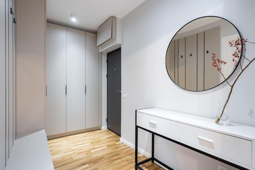 Sunny 2br Flat - Location - Stunning Views Bucharest
