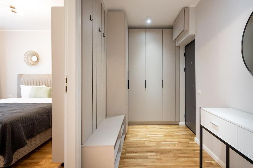 Sunny 2br Flat - Location - Stunning Views Bucharest