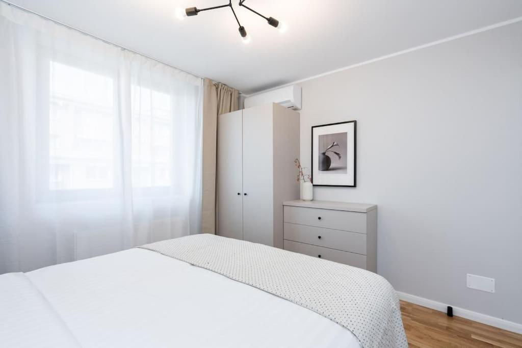 Sunny 2br Flat - Location - Stunning Views