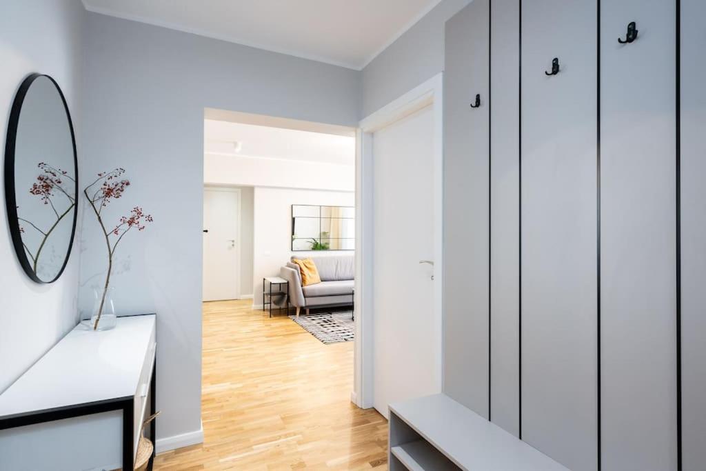 Sunny 2br Flat - Location - Stunning Views Apartment *